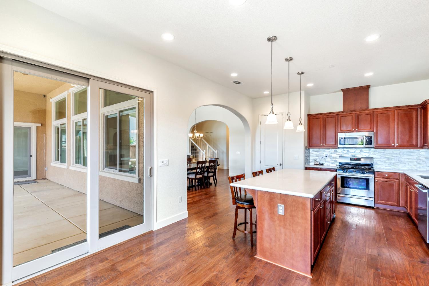 Detail Gallery Image 12 of 41 For 1587 Como Dr, Manteca,  CA 95337 - 3 Beds | 3/1 Baths
