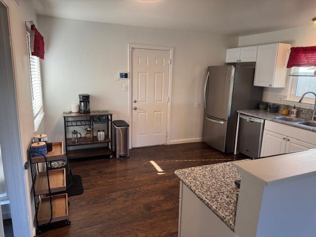 Detail Gallery Image 6 of 23 For 2548 Warrego Way, Sacramento,  CA 95826 - 4 Beds | 2 Baths