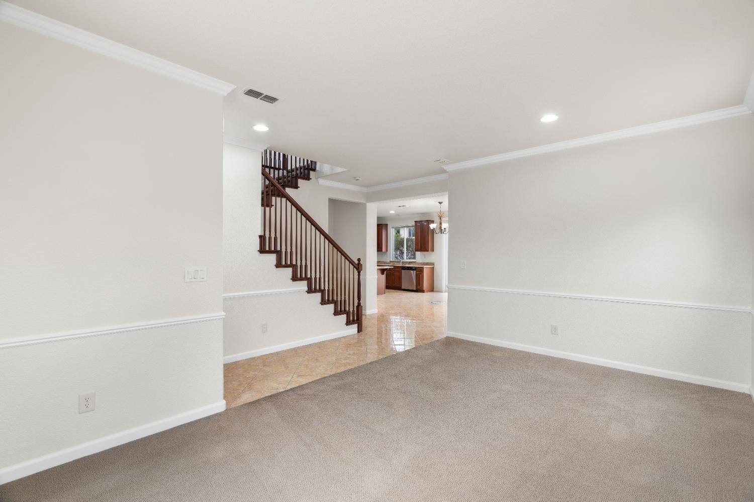Detail Gallery Image 6 of 39 For 17636 Red Barley Ct, Lathrop,  CA 95330 - 3 Beds | 2/1 Baths