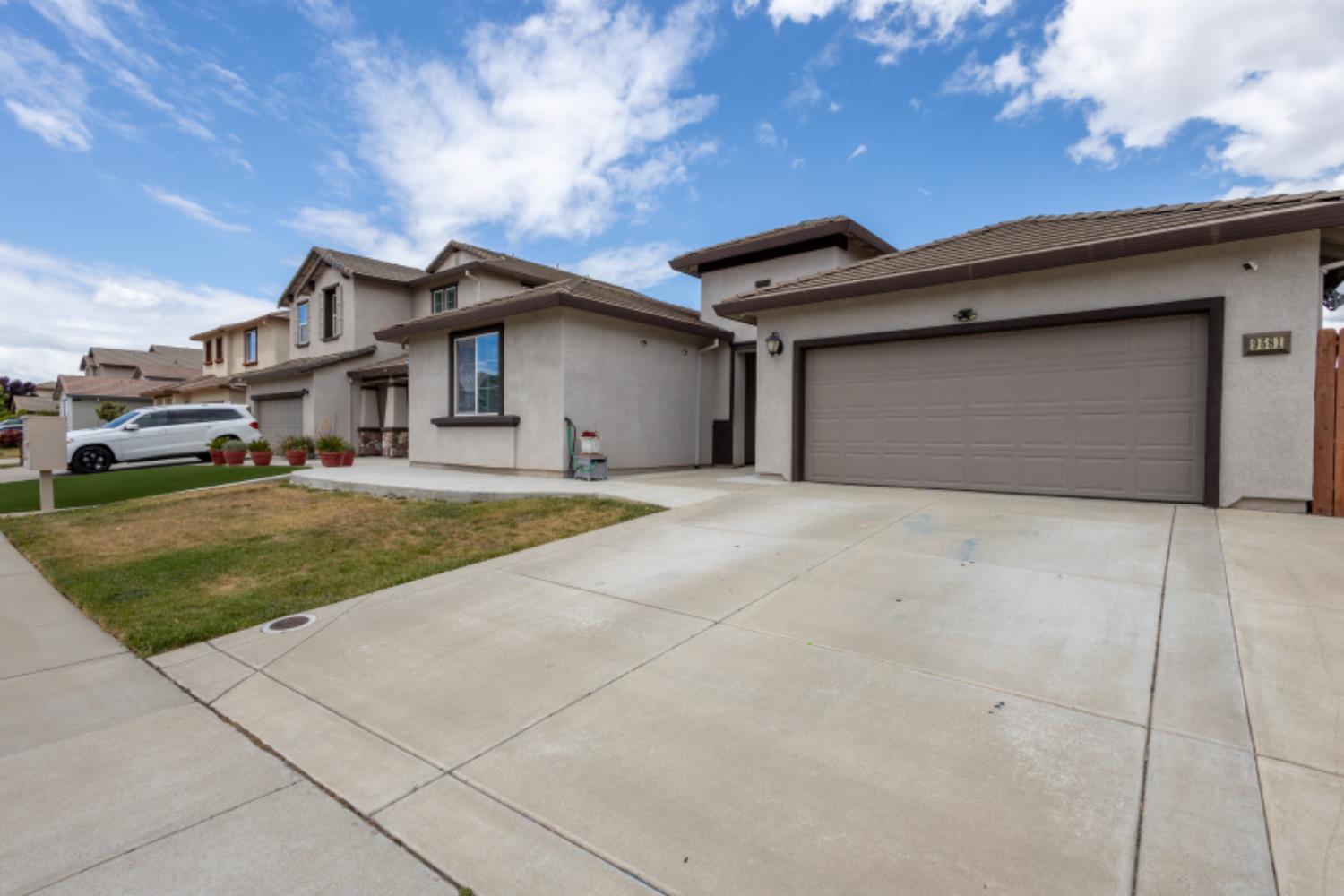 Ballinger Drive, Sacramento, California image 3