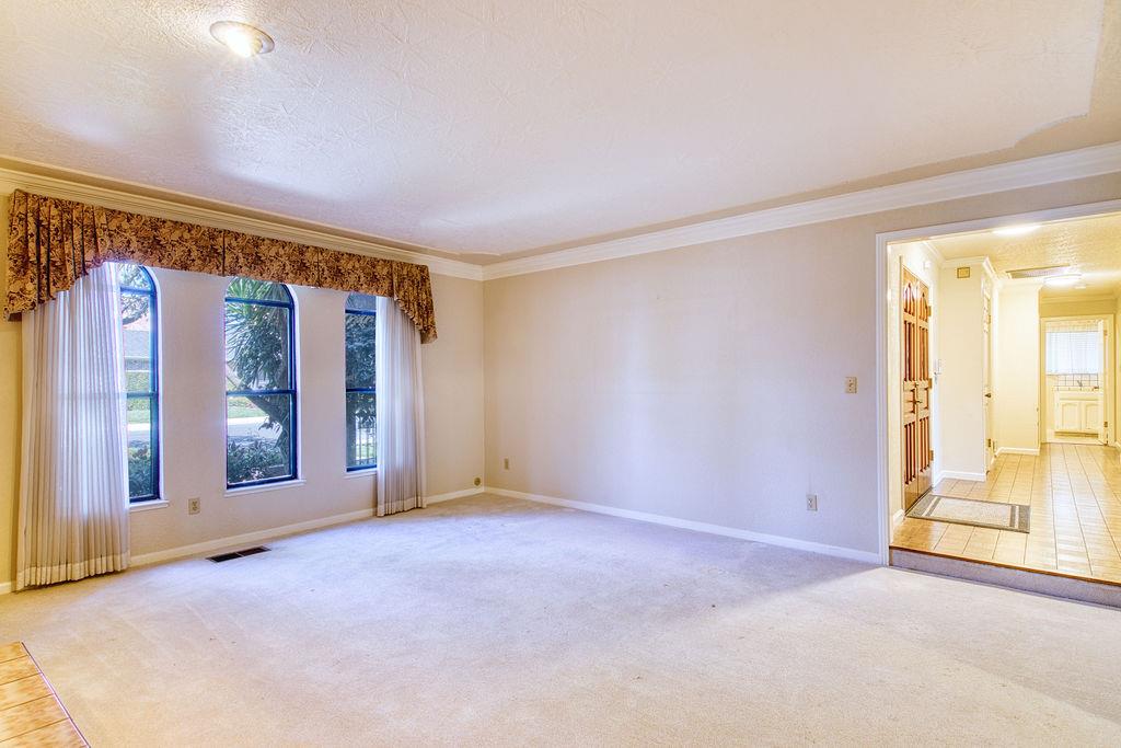 Detail Gallery Image 17 of 41 For 3100 Bridle Path Ln, Modesto,  CA 95356 - 3 Beds | 2/1 Baths