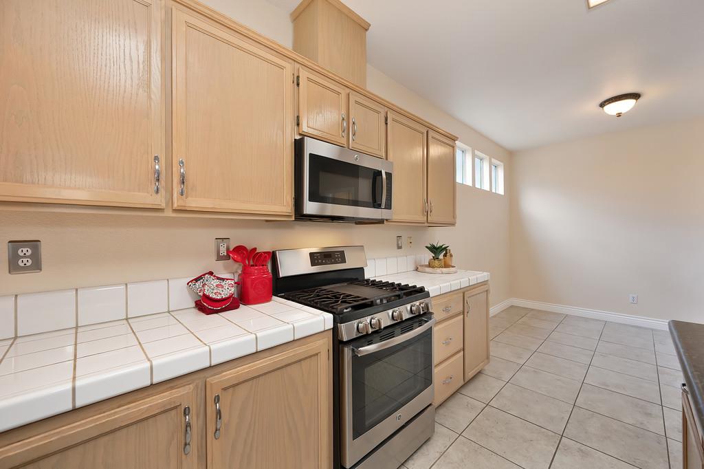 Detail Gallery Image 28 of 78 For 1341 Trevor Ct, Roseville,  CA 95678 - 4 Beds | 2/1 Baths