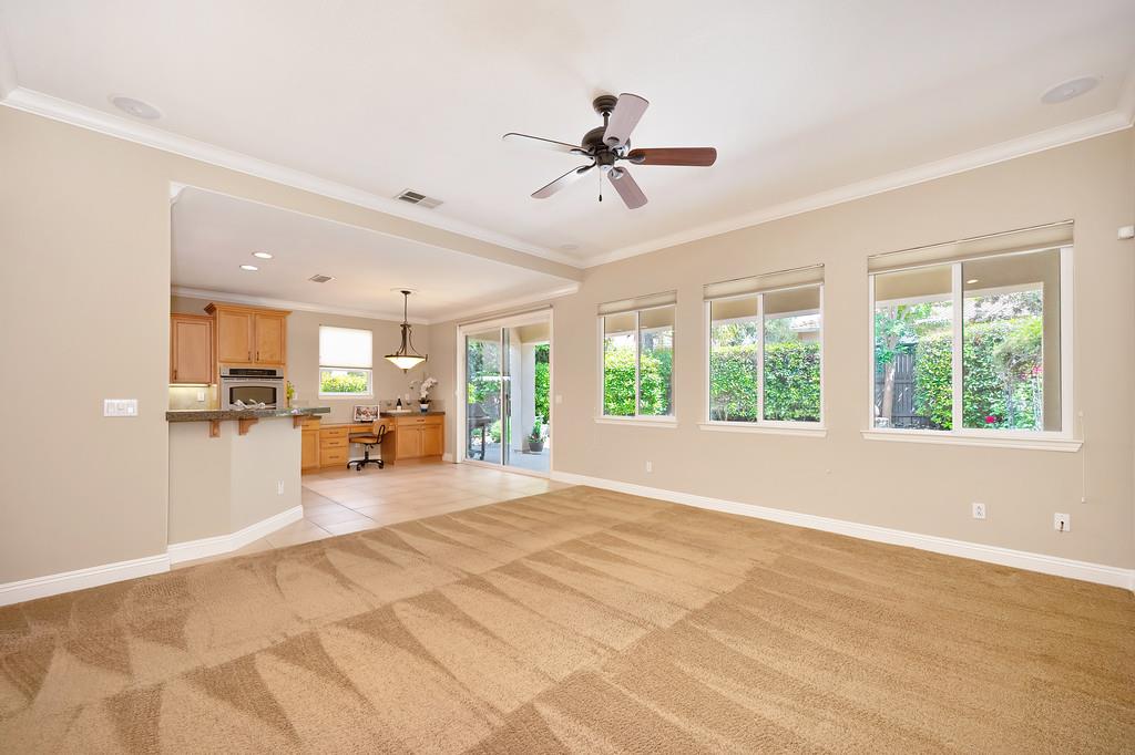 Detail Gallery Image 22 of 99 For 5730 Palmera Ln, Sacramento,  CA 95835 - 2 Beds | 2 Baths