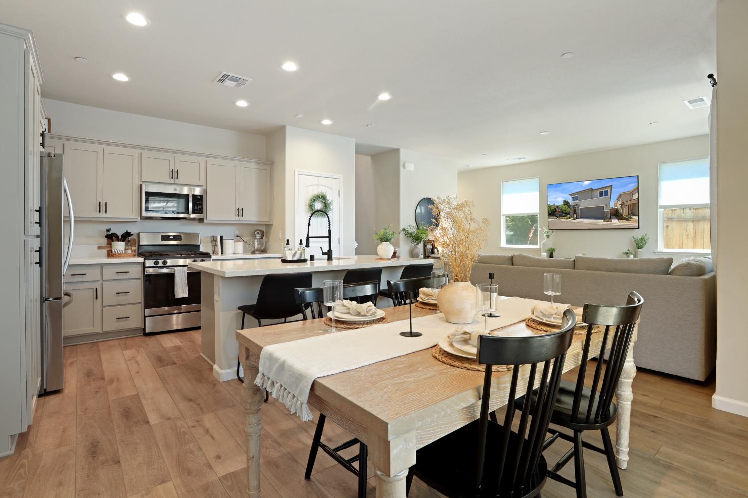 Detail Gallery Image 17 of 38 For 3921 Dedication Dr, Turlock,  CA 95382 - 3 Beds | 2/1 Baths