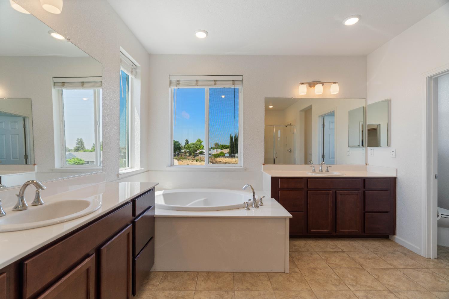 Detail Gallery Image 37 of 61 For 7753 Finnhorse Way, Sacramento,  CA 95828 - 4 Beds | 3 Baths