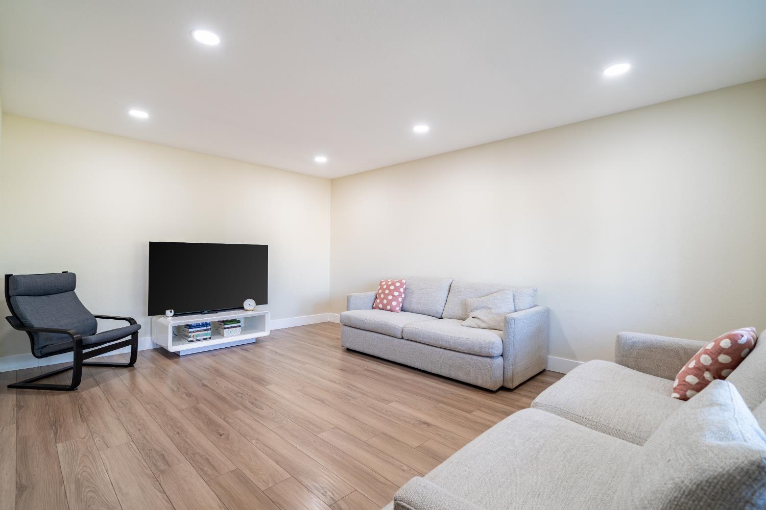 Scripps St, Hayward, California image 7