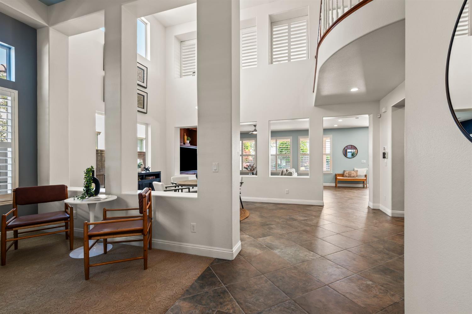 Detail Gallery Image 7 of 56 For 11896 Slate Falls Way, Rancho Cordova,  CA 95742 - 5 Beds | 3 Baths