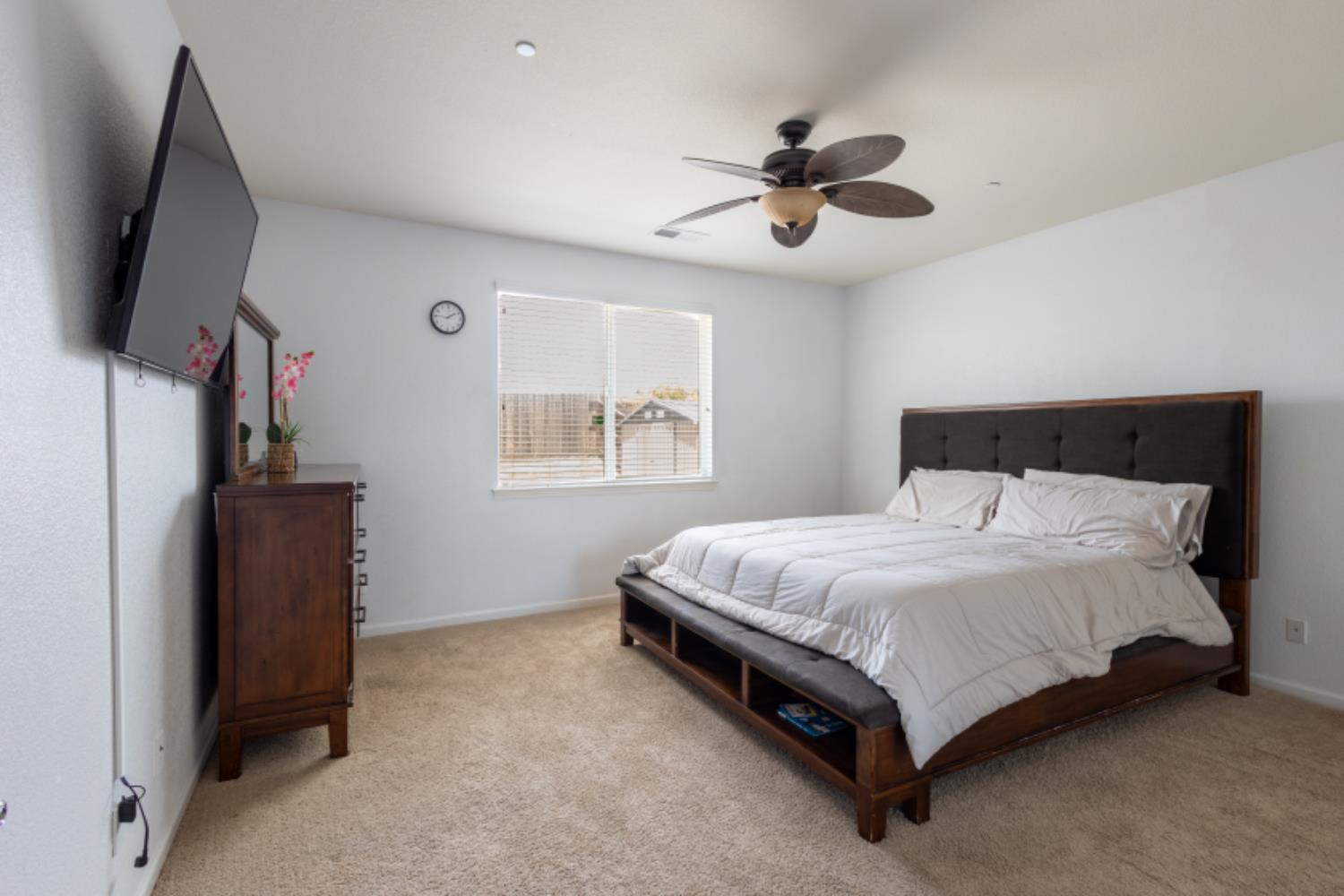 Ballinger Drive, Sacramento, California image 15