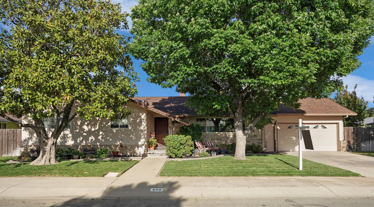 Detail Gallery Image 1 of 53 For 540 S Rose St, Lodi,  CA 95240 - 3 Beds | 2 Baths