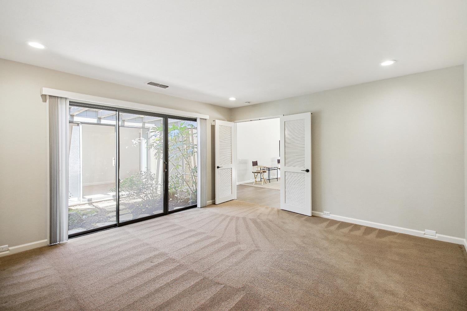 Detail Gallery Image 32 of 59 For 306 East Ranch Rd, Sacramento,  CA 95825 - 2 Beds | 2 Baths