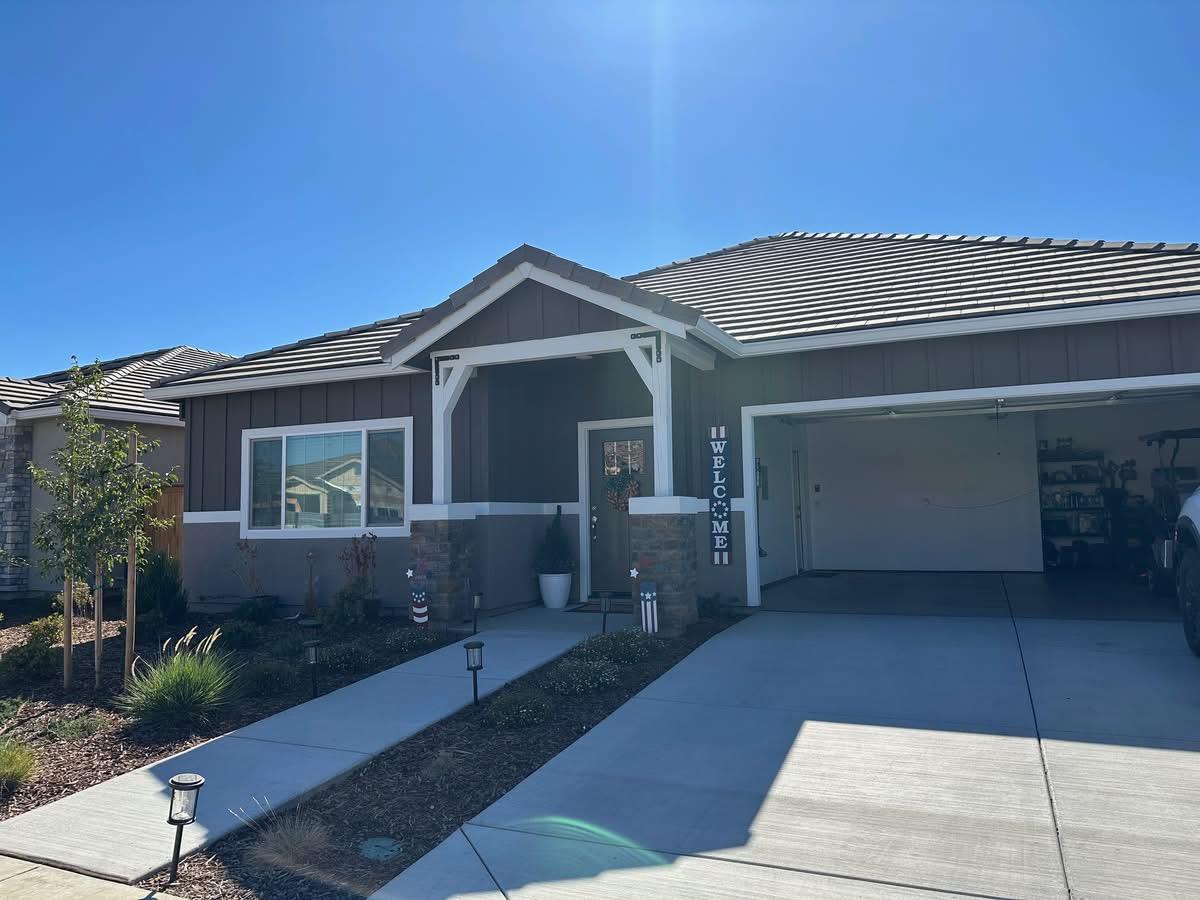 Detail Gallery Image 1 of 11 For 936 Hogan Rd, Galt,  CA 95632 - 2 Beds | 2/1 Baths