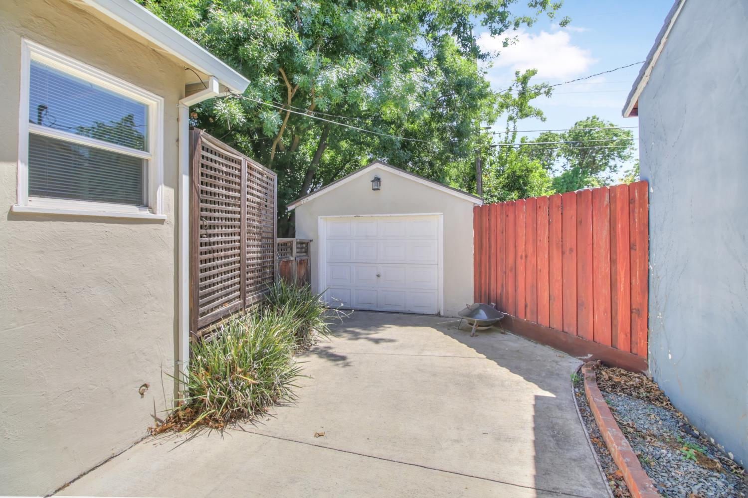 Detail Gallery Image 46 of 48 For 5960 12th Ave, Sacramento,  CA 95820 - 3 Beds | 1 Baths