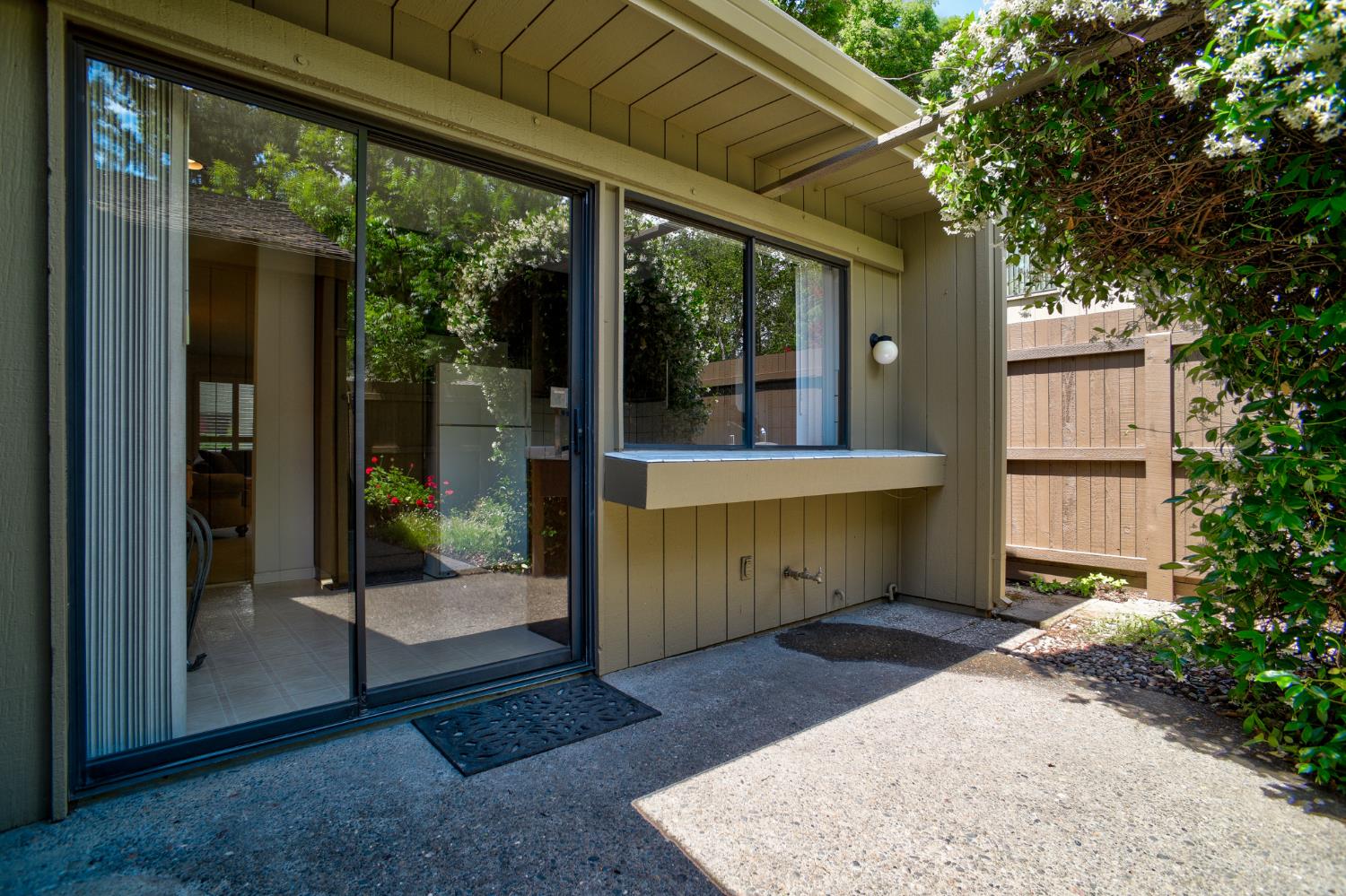 Detail Gallery Image 13 of 30 For 1112 Vanderbilt Way, Sacramento,  CA 95825 - 2 Beds | 2 Baths