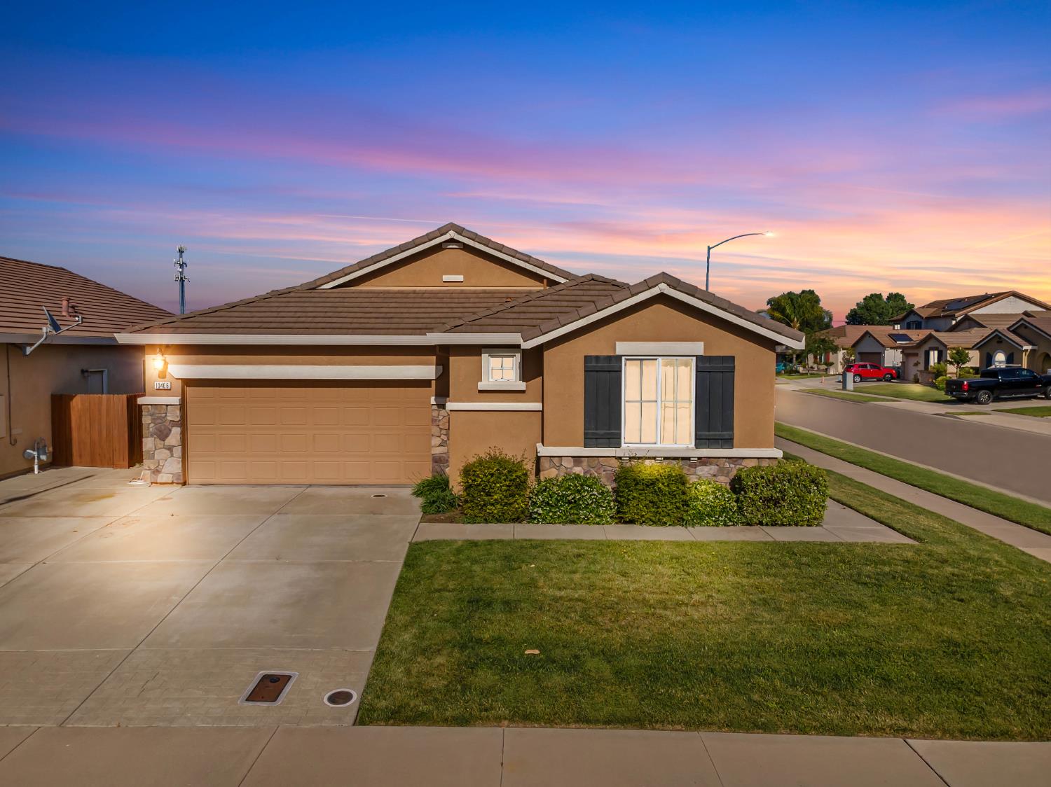 Detail Gallery Image 1 of 18 For 10406 Albert Dr, Stockton,  CA 95209 - 3 Beds | 2 Baths