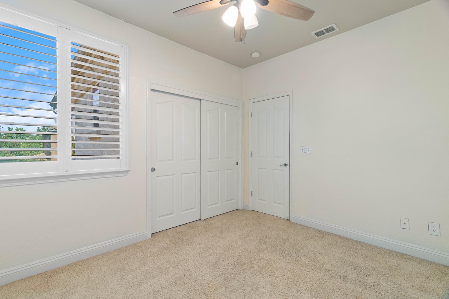 Detail Gallery Image 16 of 36 For 251 Martis Valley Cir, Sacramento,  CA 95835 - 4 Beds | 2/1 Baths