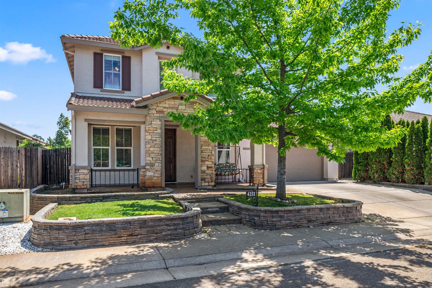 Detail Gallery Image 2 of 43 For 4151 Etoway Way, Rancho Cordova,  CA 95742 - 5 Beds | 3/1 Baths