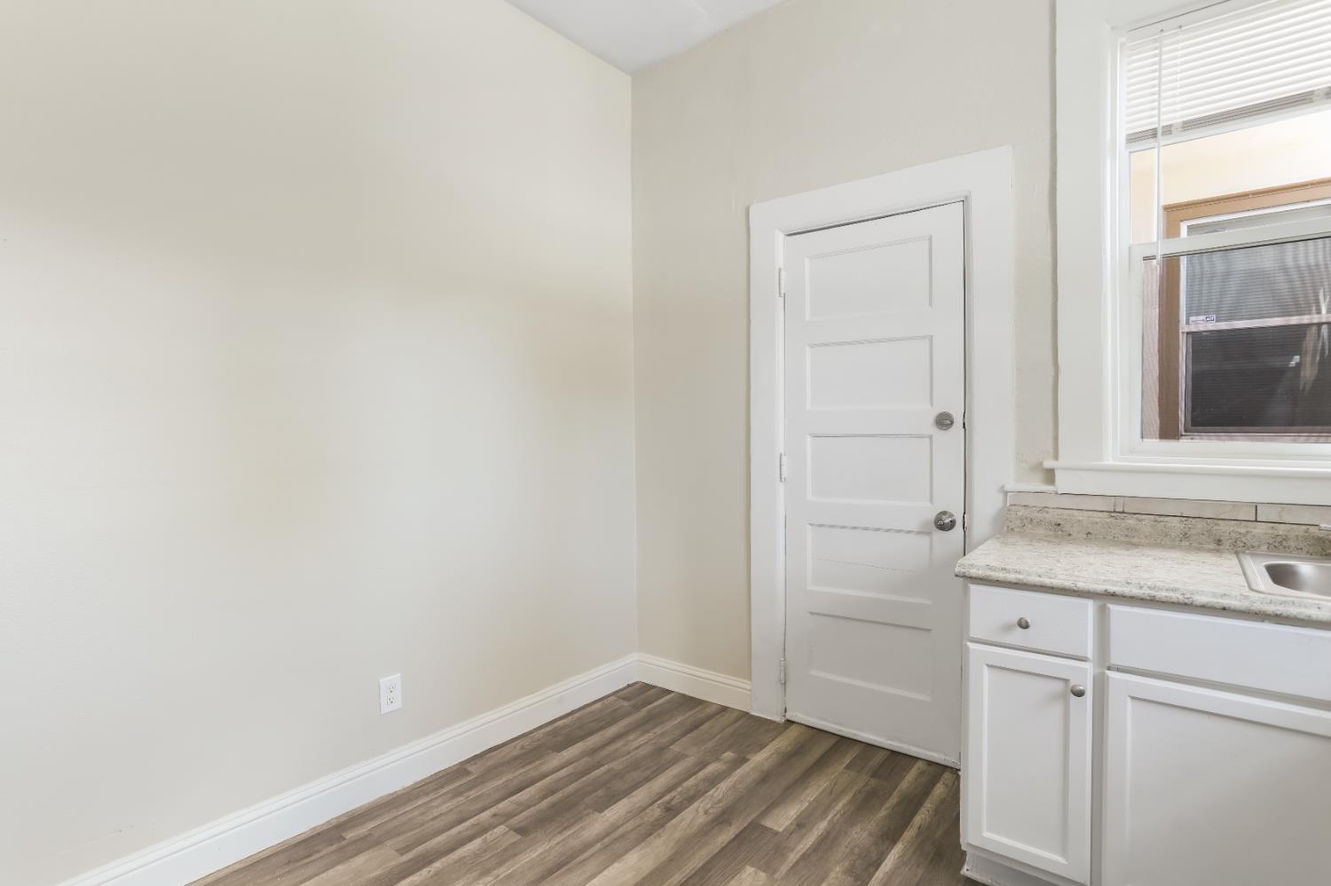 Detail Gallery Image 12 of 23 For 18 W 8th St, Tracy,  CA 95376 - – Beds | – Baths