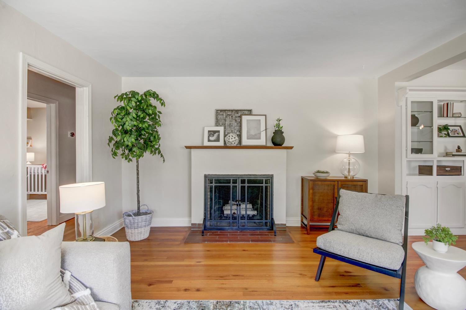 Detail Gallery Image 10 of 48 For 5960 12th Ave, Sacramento,  CA 95820 - 3 Beds | 1 Baths