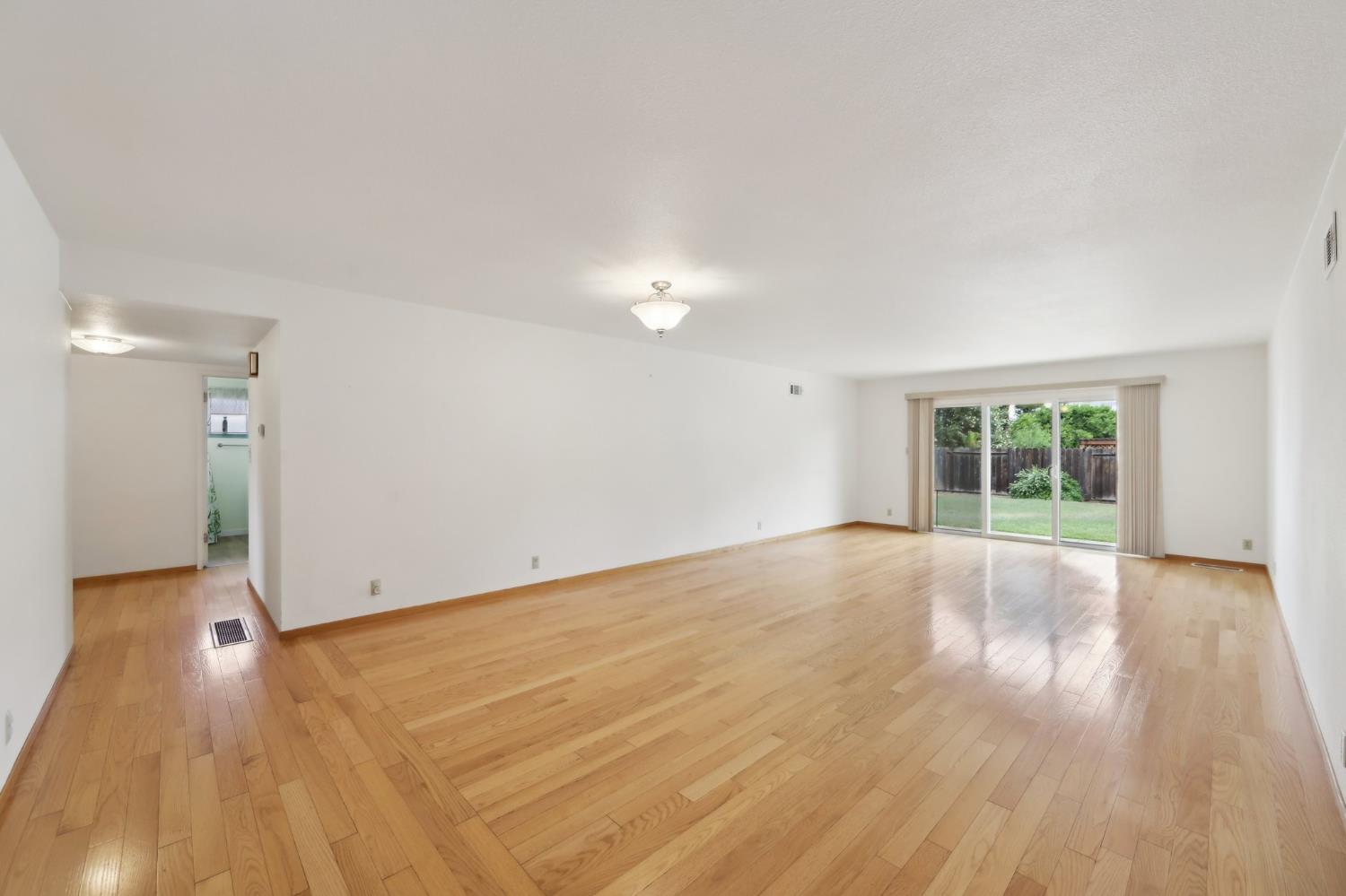 Detail Gallery Image 10 of 35 For 15735 Redondo Dr, Tracy,  CA 95304 - 3 Beds | 2 Baths