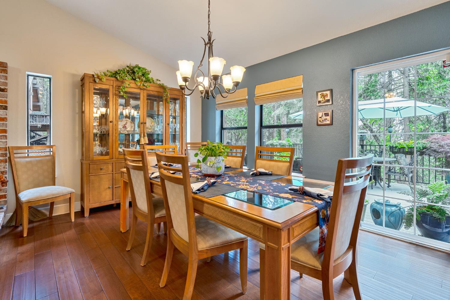 Detail Gallery Image 5 of 49 For 4038 Opal Trl, Pollock Pines,  CA 95726 - 3 Beds | 2 Baths