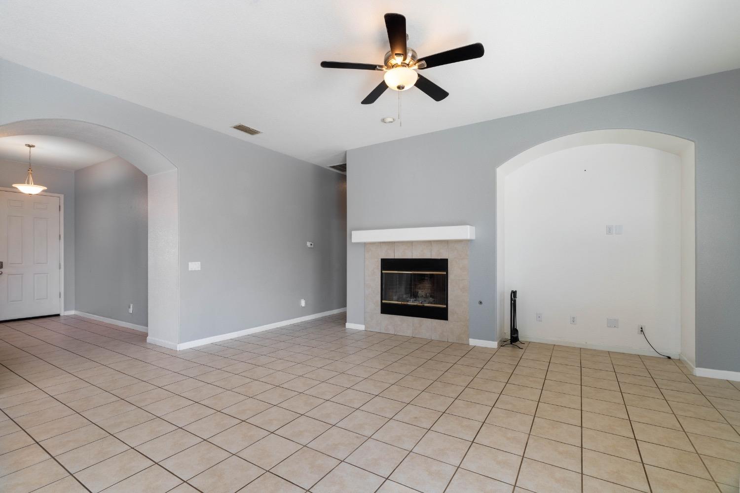 Gladwin Way, Elk Grove, California image 18