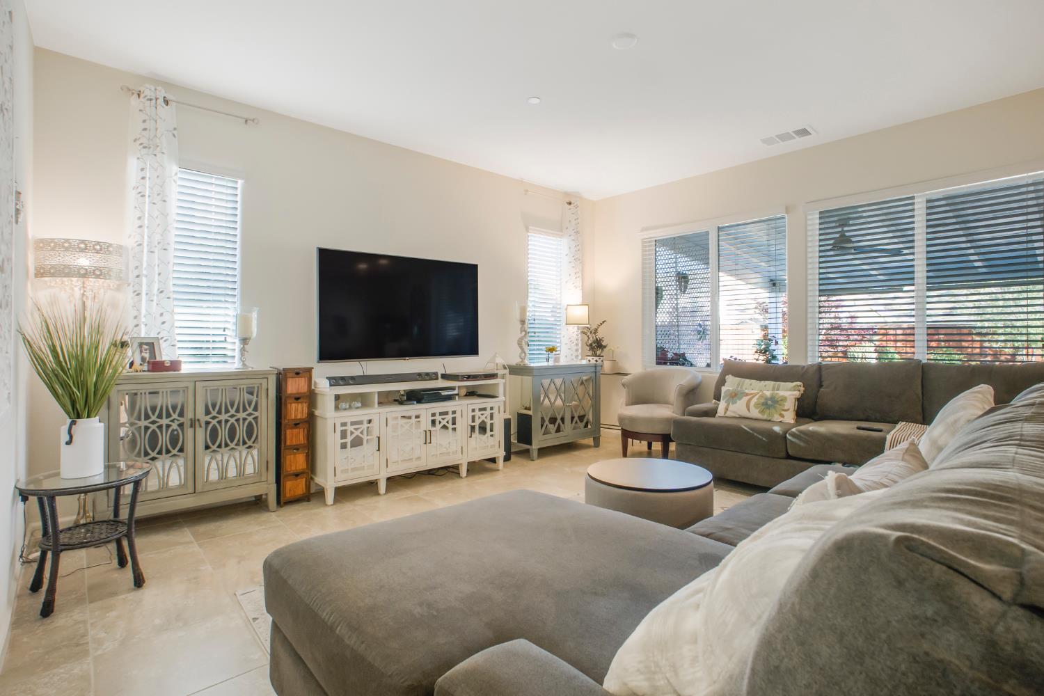 Detail Gallery Image 11 of 29 For 21244 Grapevine, Patterson,  CA 95363 - 4 Beds | 3 Baths