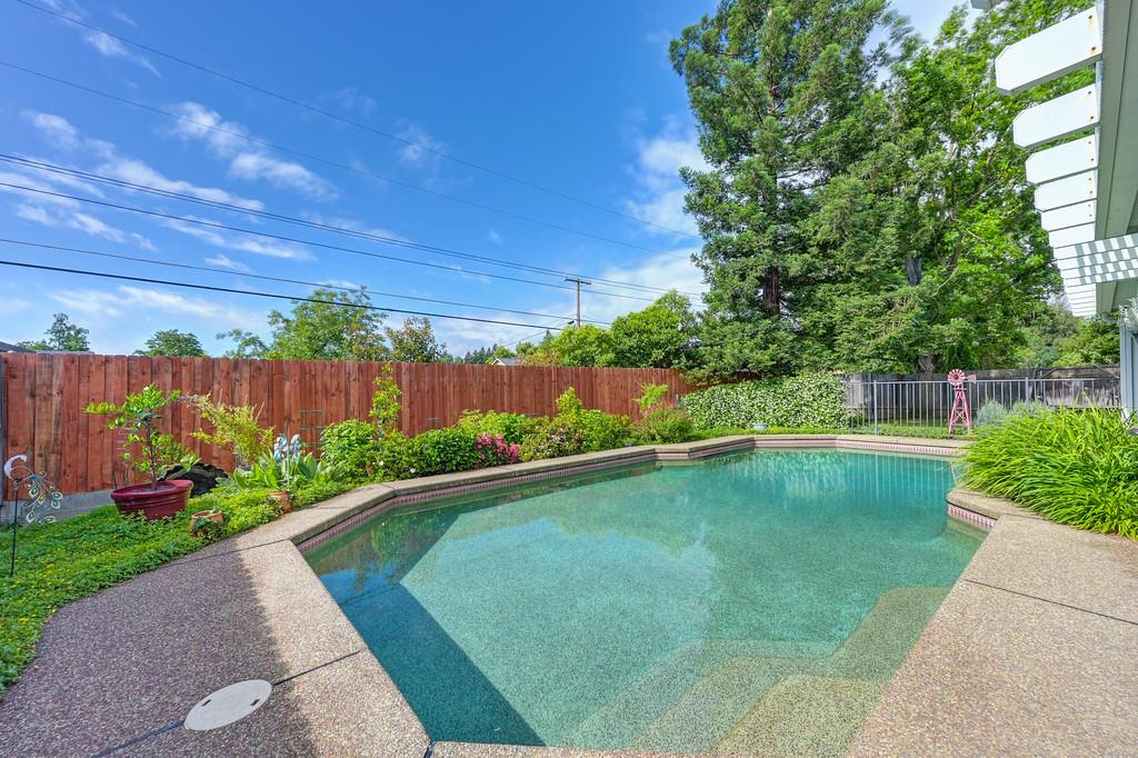 Detail Gallery Image 36 of 46 For 8958 Augustine Ct, Orangevale,  CA 95662 - 3 Beds | 2 Baths