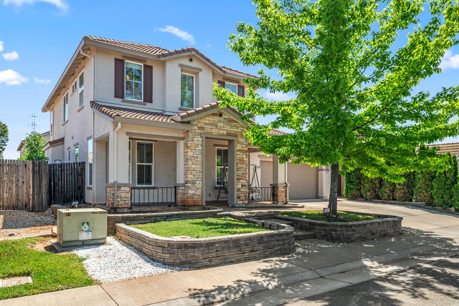 Detail Gallery Image 1 of 43 For 4151 Etoway Way, Rancho Cordova,  CA 95742 - 5 Beds | 3/1 Baths