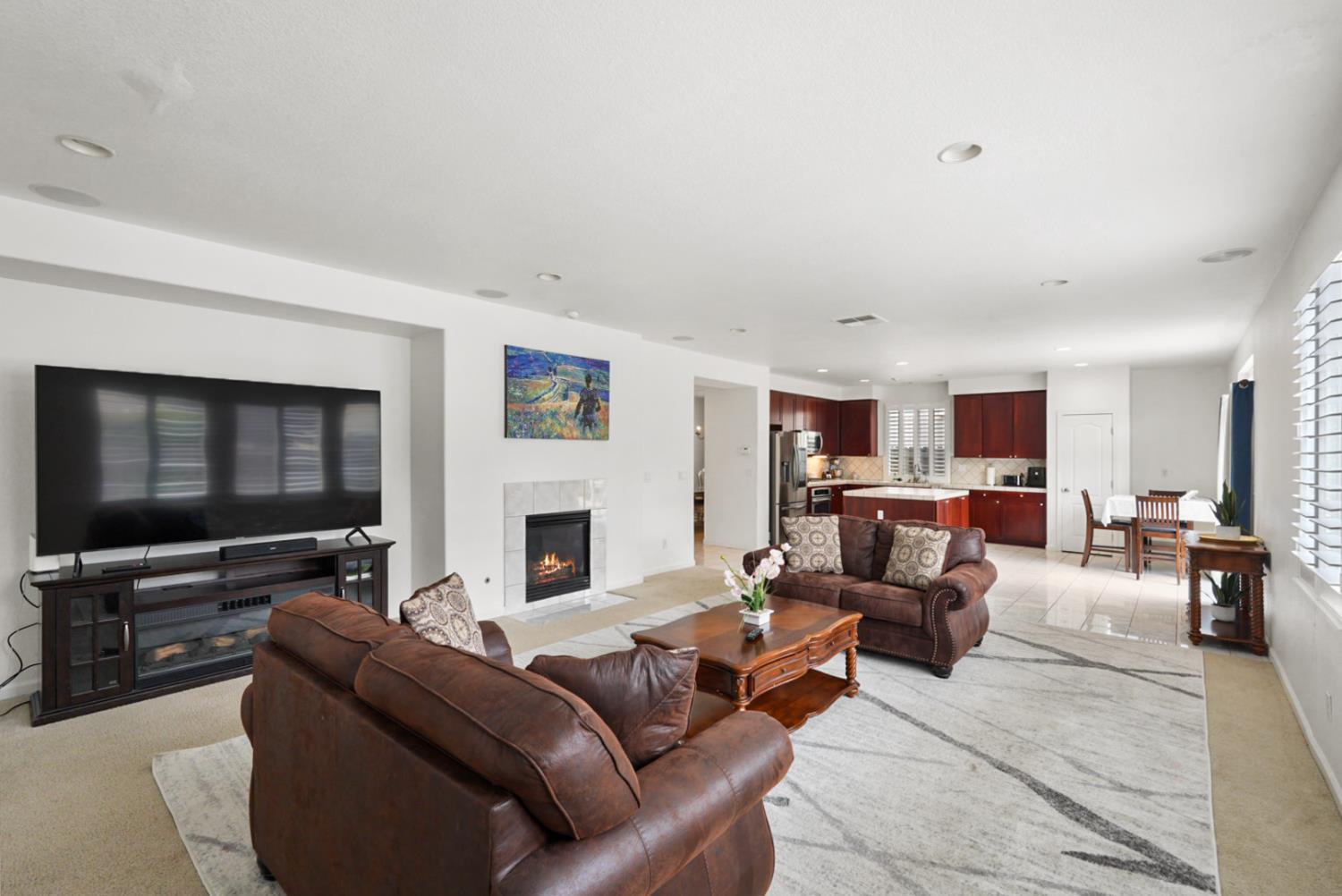 Detail Gallery Image 11 of 36 For 1408 Mendocino Creek Dtive, Patterson,  CA 95363 - 5 Beds | 3/1 Baths
