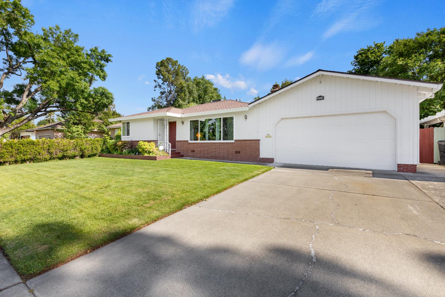 Detail Gallery Image 2 of 47 For 1824 Maryal Dr, Sacramento,  CA 95864 - 3 Beds | 2 Baths