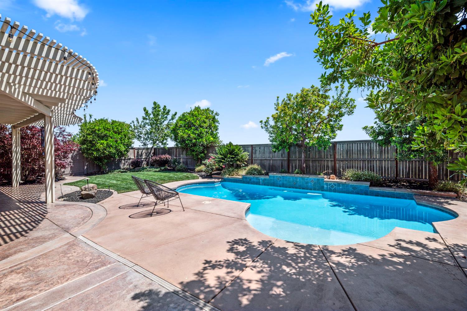 Detail Gallery Image 47 of 56 For 11896 Slate Falls Way, Rancho Cordova,  CA 95742 - 5 Beds | 3 Baths