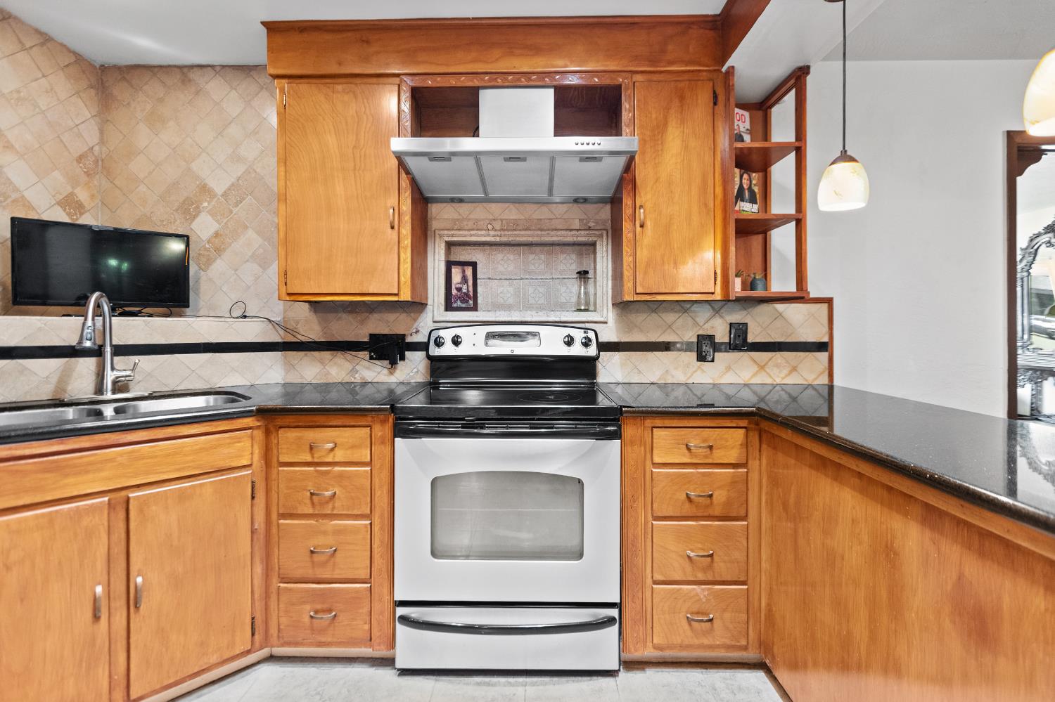 Detail Gallery Image 22 of 47 For 1824 Maryal Dr, Sacramento,  CA 95864 - 3 Beds | 2 Baths