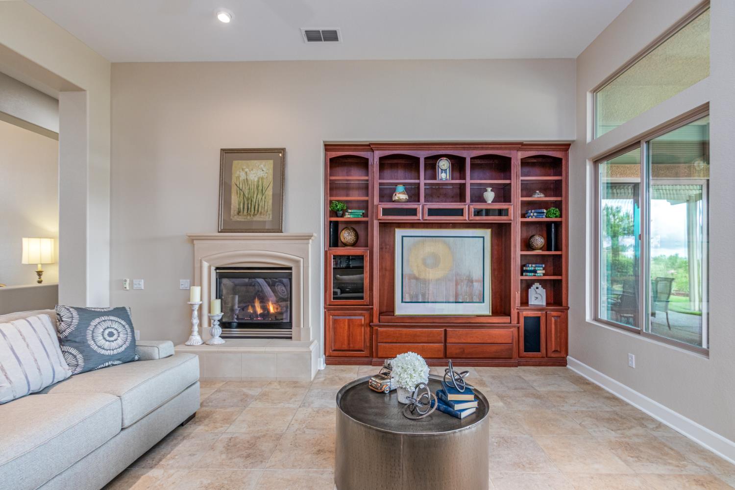 Detail Gallery Image 8 of 41 For 2291 Walden View Ln, Lincoln,  CA 95648 - 2 Beds | 2/1 Baths