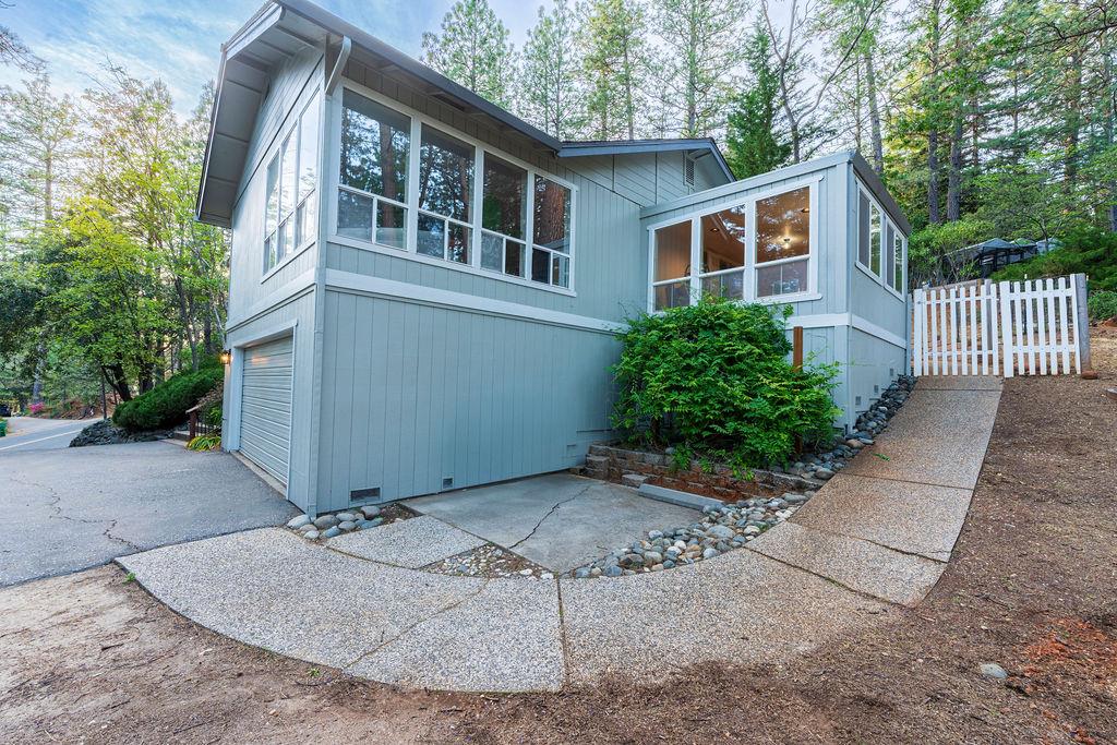 Alioto Drive, Grass Valley, California image 3