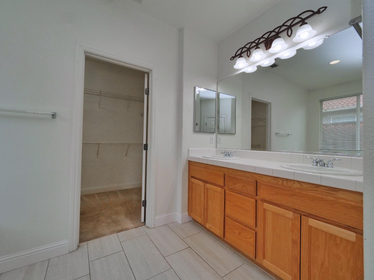 Detail Gallery Image 14 of 33 For 7208 Artisan Cir, Roseville,  CA 95678 - 3 Beds | 2 Baths