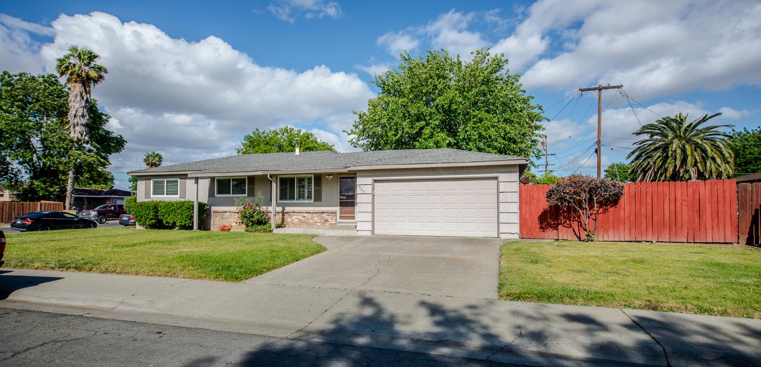 Detail Gallery Image 1 of 21 For 625 Denise Dr, Woodland,  CA 95776 - 3 Beds | 1 Baths