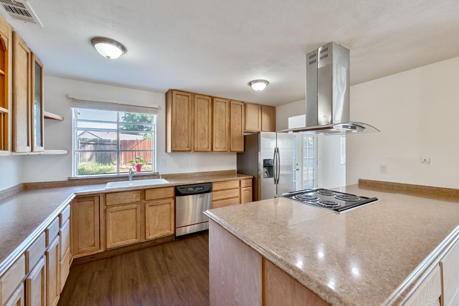 Grey Oak Court, Citrus Heights, California image 11