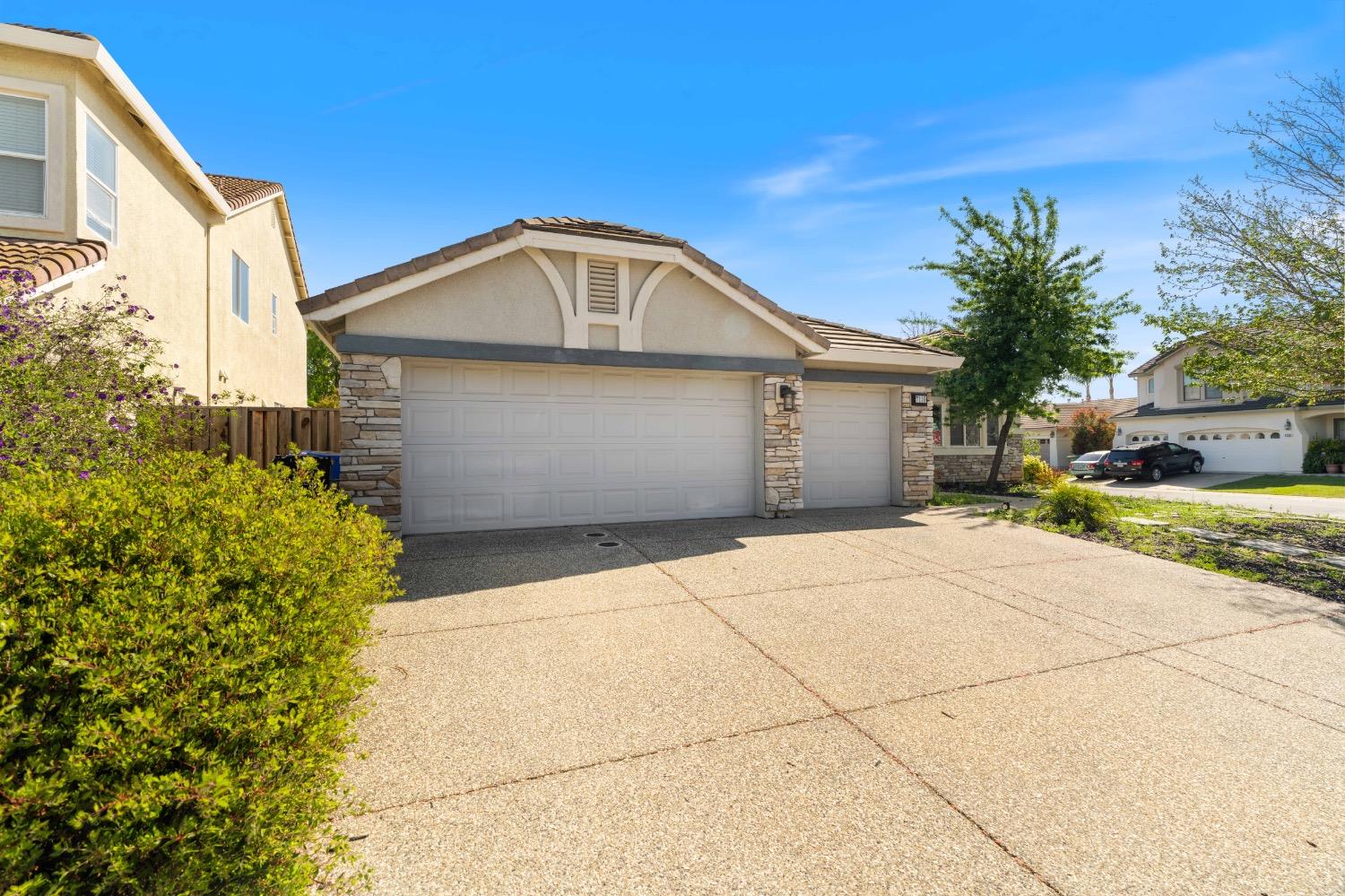 Gladwin Way, Elk Grove, California image 3