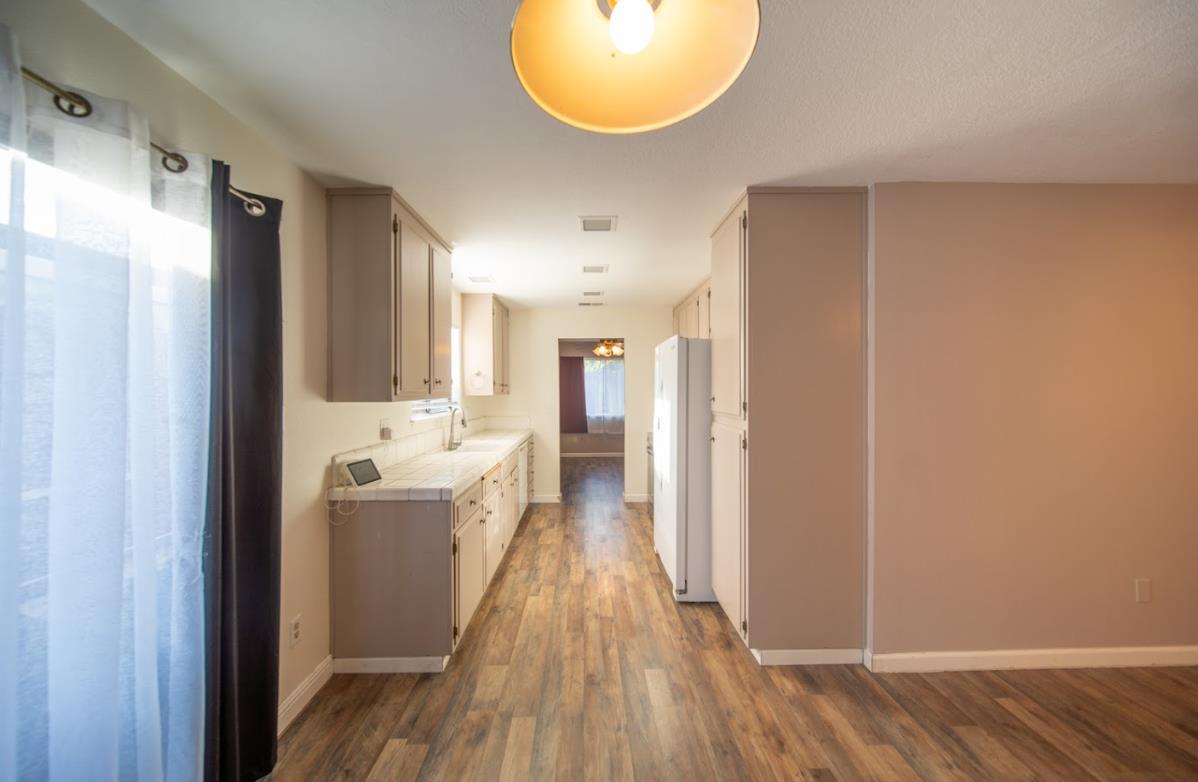 Detail Gallery Image 10 of 25 For 2253 Newbury Cir, Lodi,  CA 95240 - 3 Beds | 2 Baths
