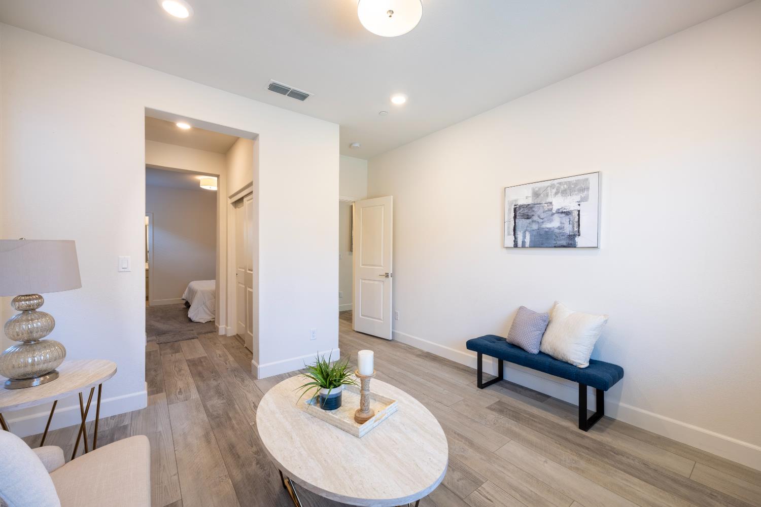 Detail Gallery Image 9 of 66 For 1719 Flora Way, Tracy,  CA 95376 - 4 Beds | 3/1 Baths