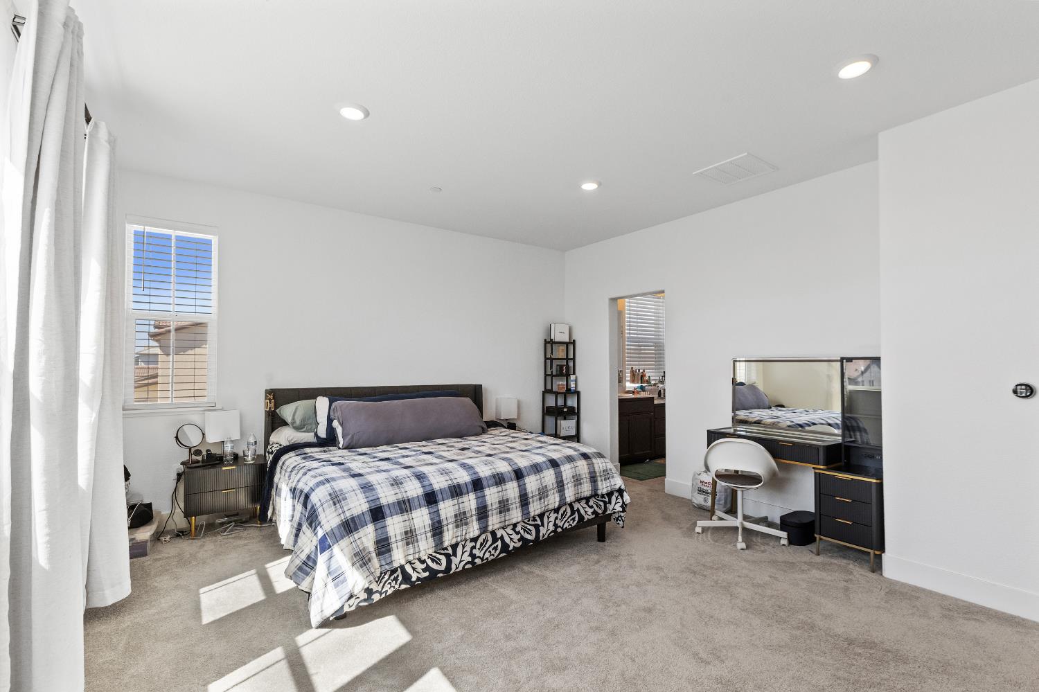 Kilo Way, Elk Grove, California image 38