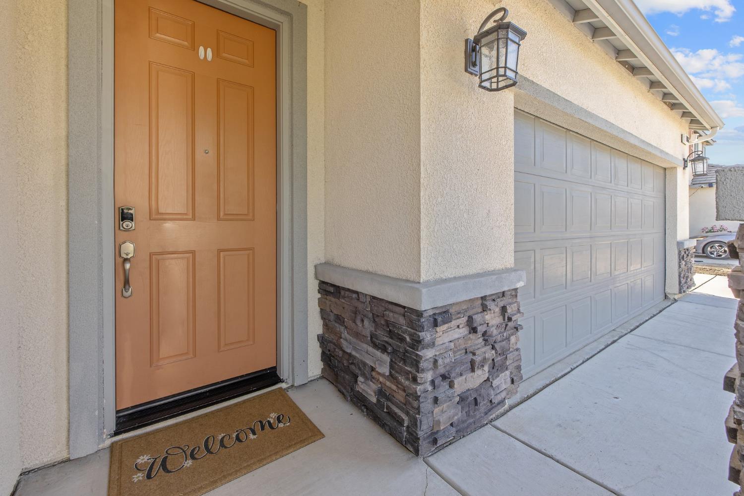 Detail Gallery Image 5 of 45 For 1066 Jade Way, Lemoore,  CA 93245 - 3 Beds | 2 Baths