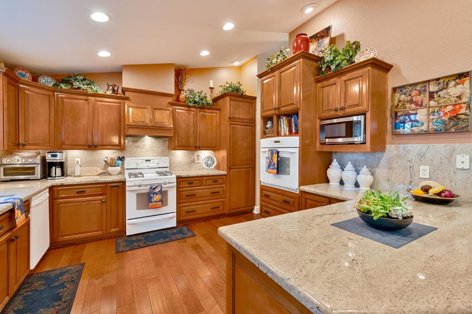 Detail Gallery Image 8 of 49 For 4038 Opal Trl, Pollock Pines,  CA 95726 - 3 Beds | 2 Baths