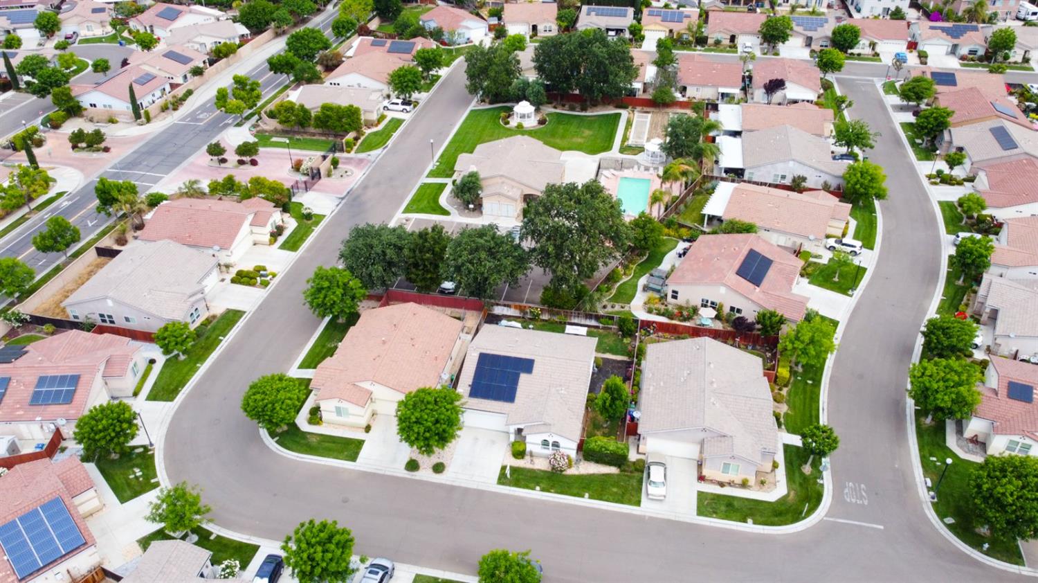Detail Gallery Image 46 of 48 For 3008 La Vina Cir, Los Banos,  CA 93635 - 3 Beds | 2 Baths