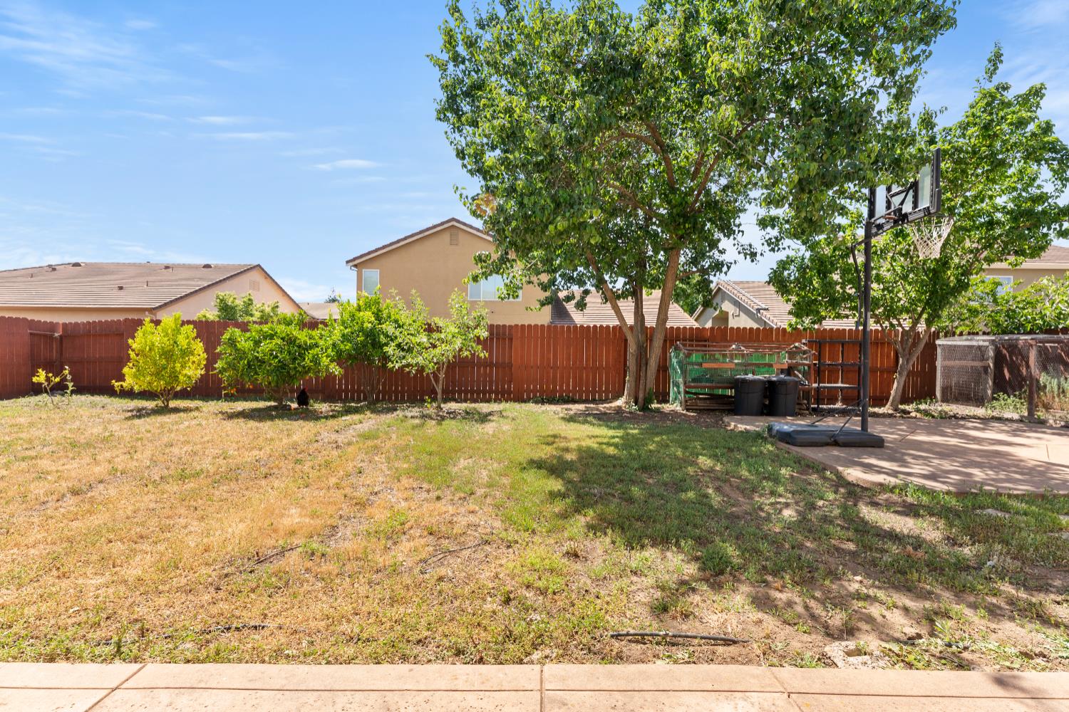 Brabant Court, Elk Grove, California image 45