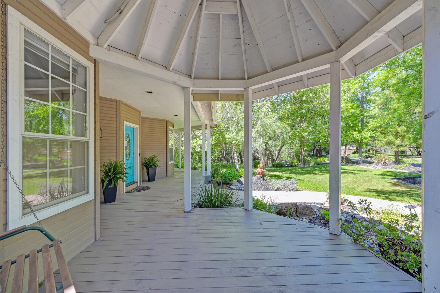 Detail Gallery Image 7 of 92 For 3710 Sutter Hill Ln, Carmichael,  CA 95608 - 4 Beds | 3/1 Baths