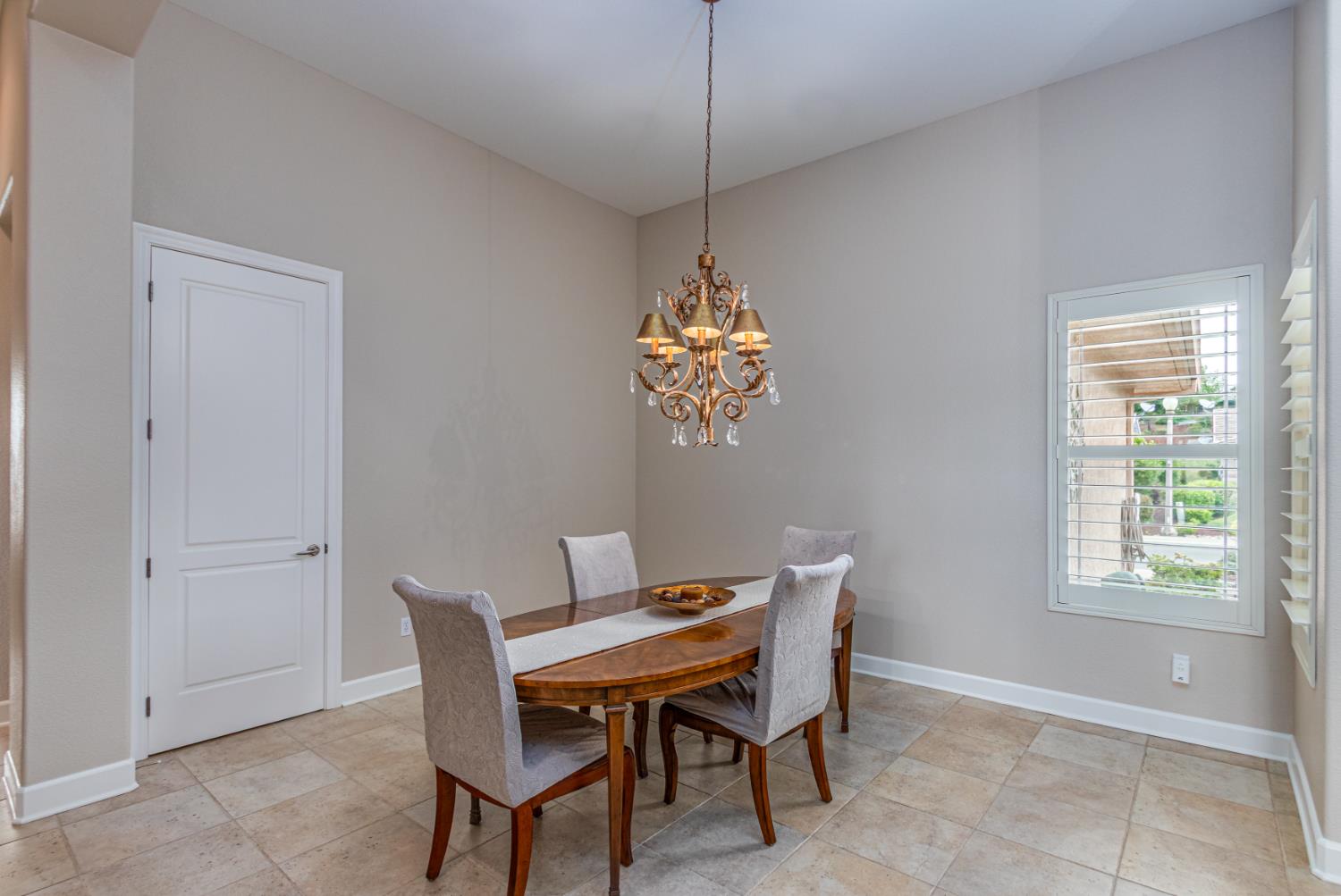 Detail Gallery Image 11 of 41 For 2291 Walden View Ln, Lincoln,  CA 95648 - 2 Beds | 2/1 Baths