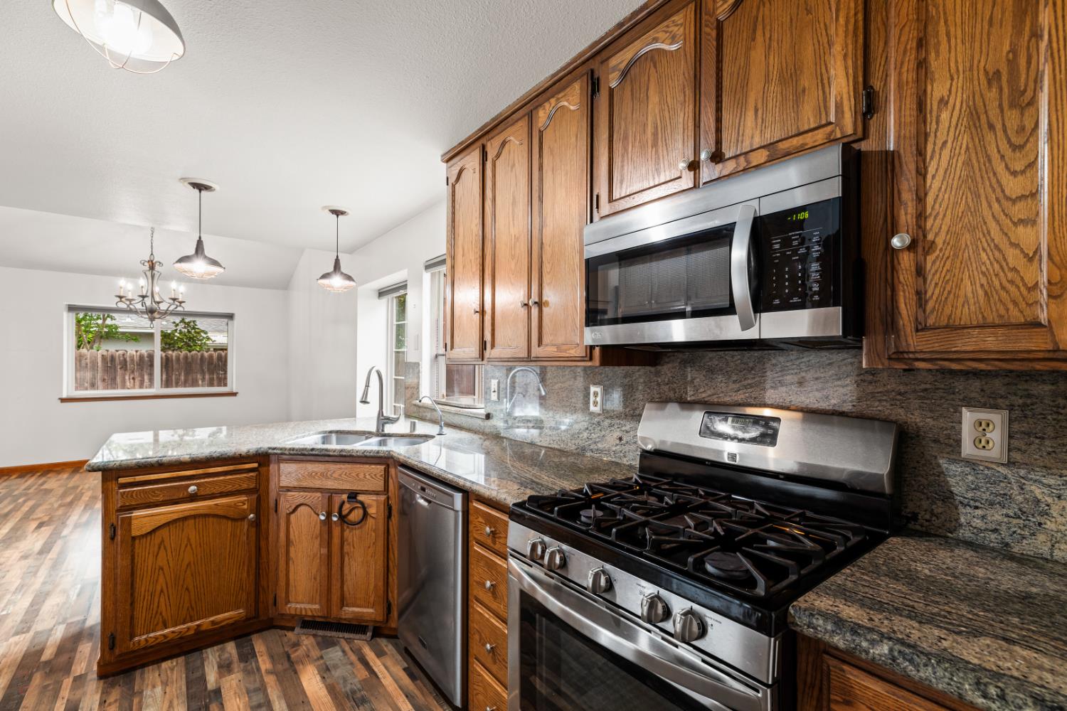 Detail Gallery Image 28 of 69 For 839 Cobblestone, Ripon,  CA 95366 - 4 Beds | 3 Baths