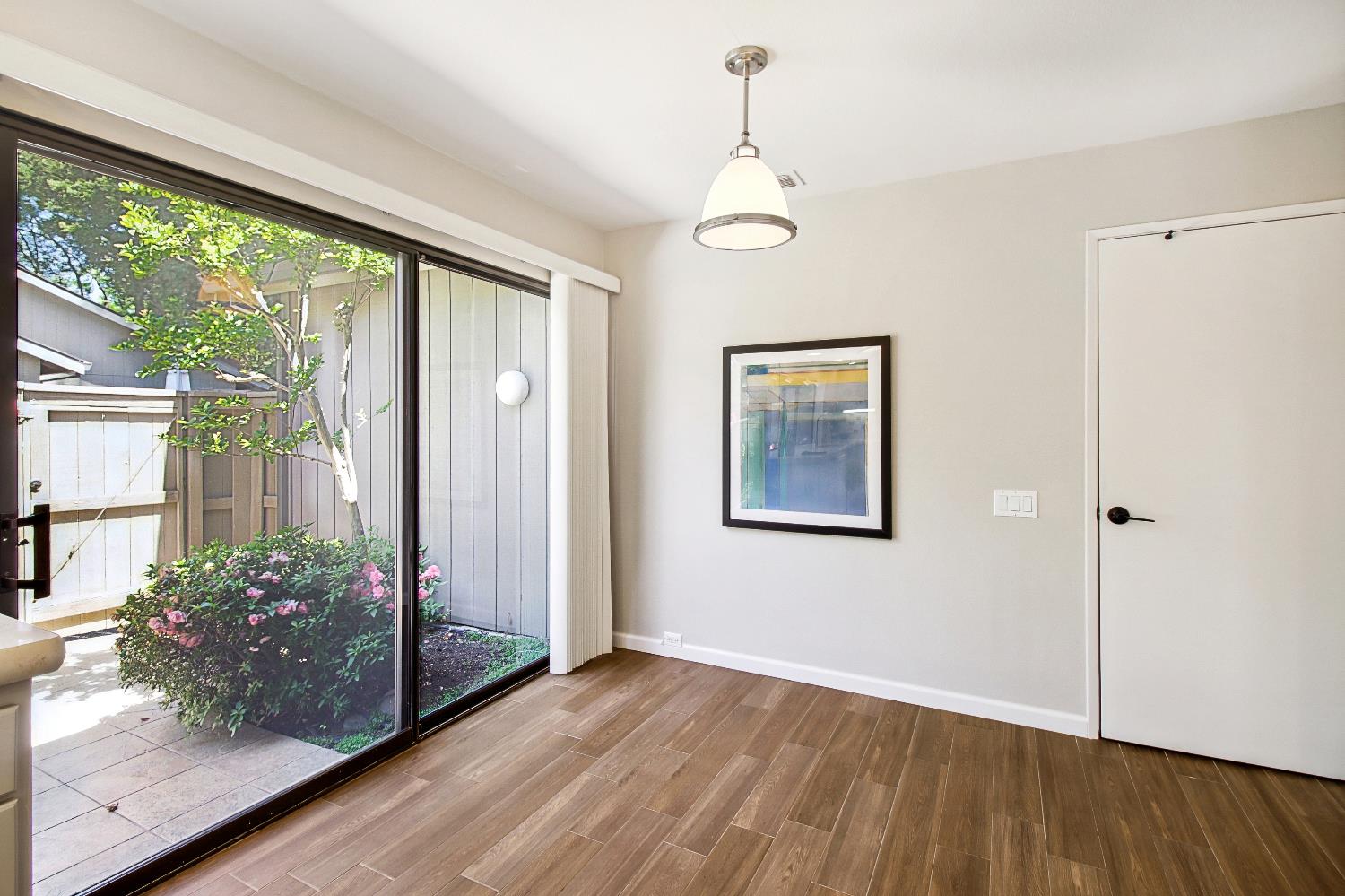 Detail Gallery Image 30 of 59 For 306 East Ranch Rd, Sacramento,  CA 95825 - 2 Beds | 2 Baths