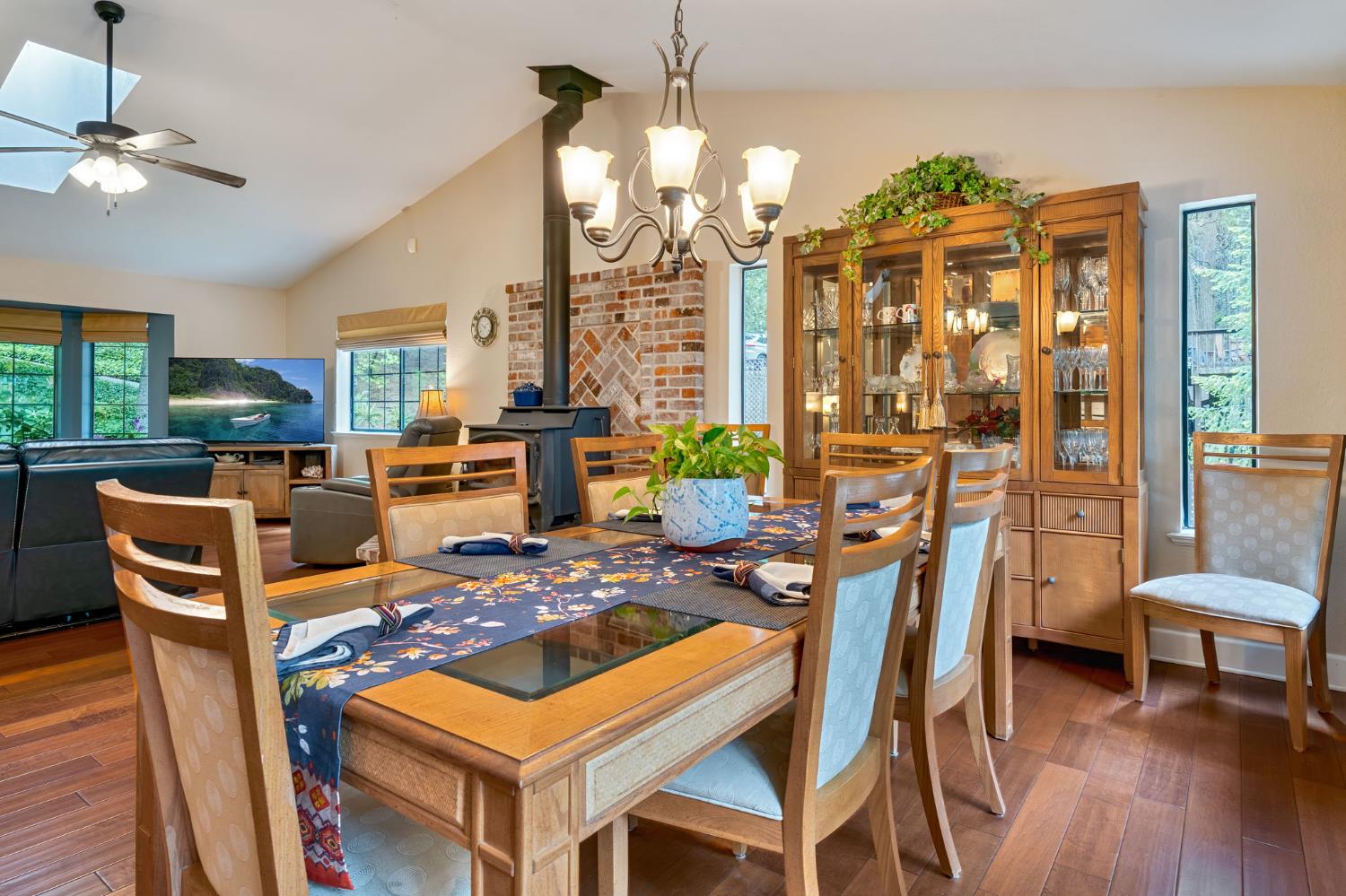 Detail Gallery Image 6 of 49 For 4038 Opal Trl, Pollock Pines,  CA 95726 - 3 Beds | 2 Baths